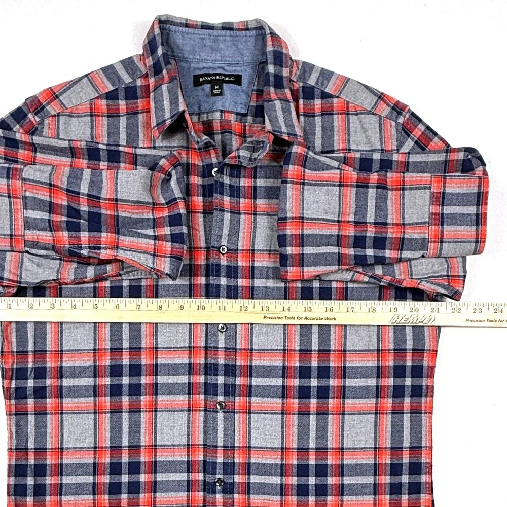 Banana Republic Men's Flannel Shirt Size M Red Navy Gray Plaid Flannel‎